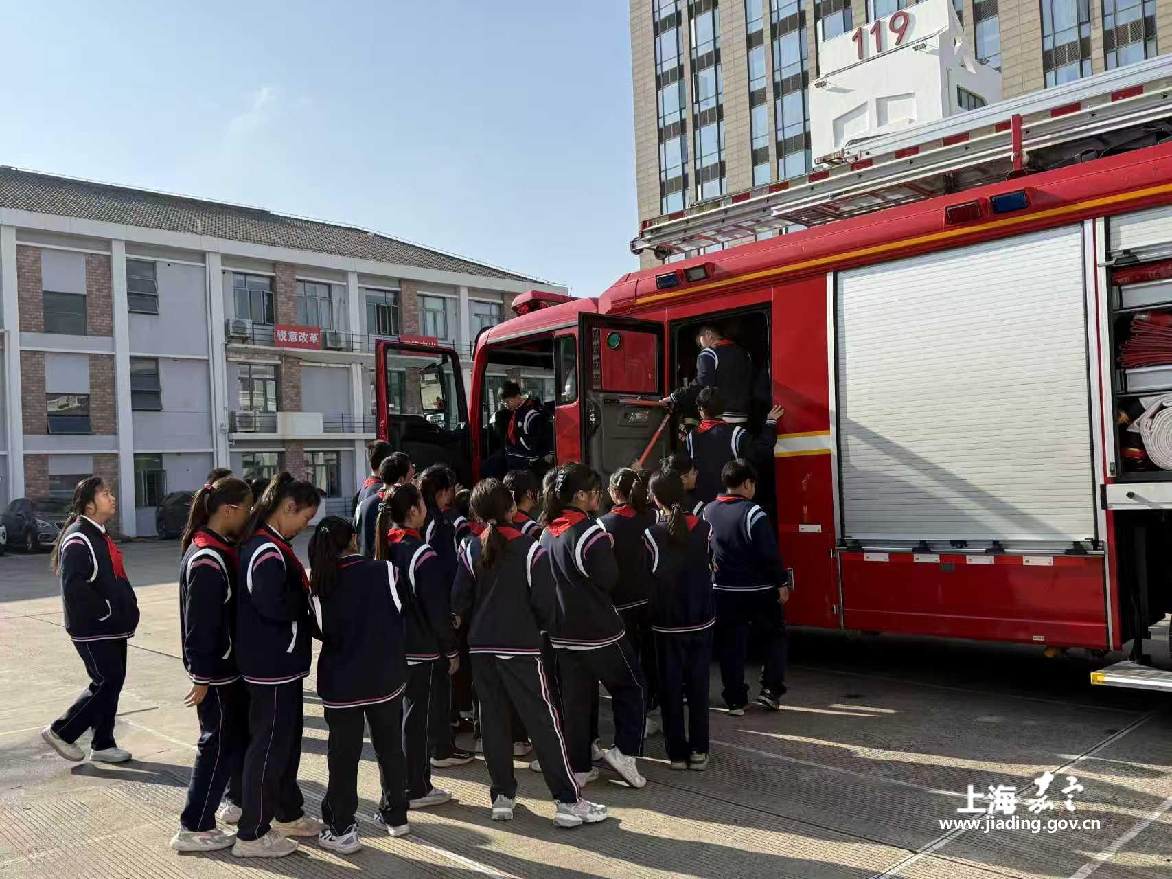 1f1e52eec8bf437f97b1c6ad5ce83ba2.jpg 1f1e52eec8bf437f97b1c6ad5ce83ba2.jpg